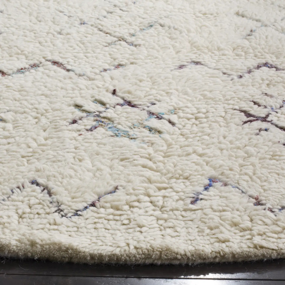 Safavieh Casablanca 6'-0" x 6'-0" Rug in Ivory / Multi