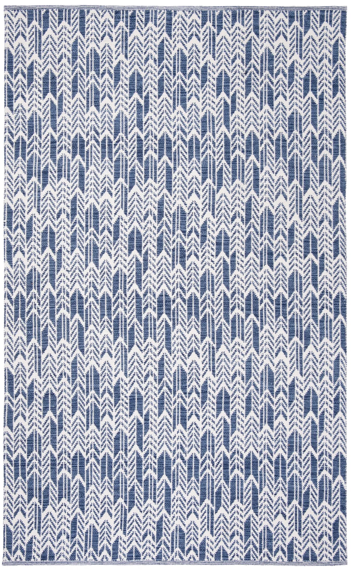 Safavieh Montauk 5'-0" x 8'-0" Rug in Navy / Ivory