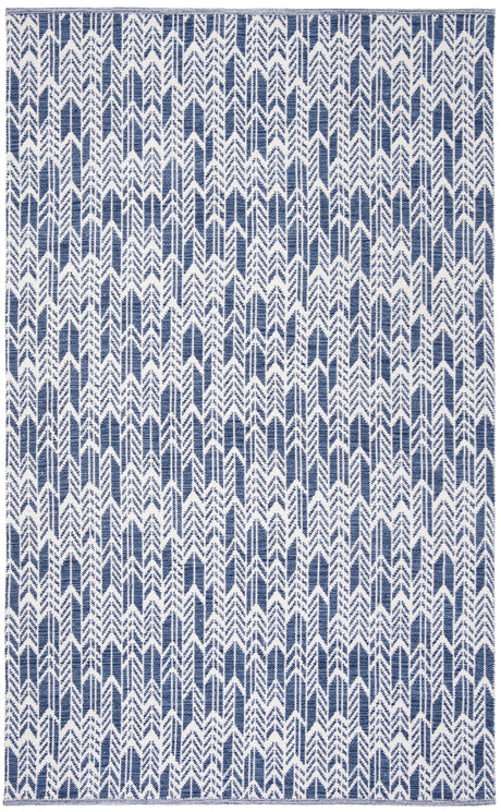 Safavieh Montauk 5'-0" x 8'-0" Rug in Navy / Ivory