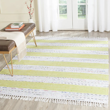 Safavieh Montauk 5'-0" x 7'-0" Rug in Ivory / Light Green