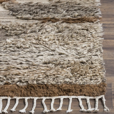 Safavieh Kenya 6'-0" x 9'-0" Rug in Grey / Brown