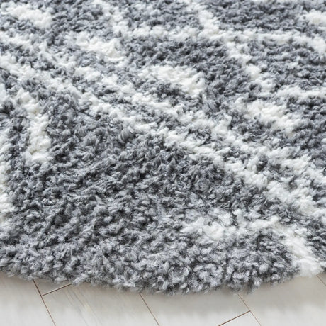 Safavieh Parma Shag 6'-7" x 6'-7" Rug in Charcoal / Ivory