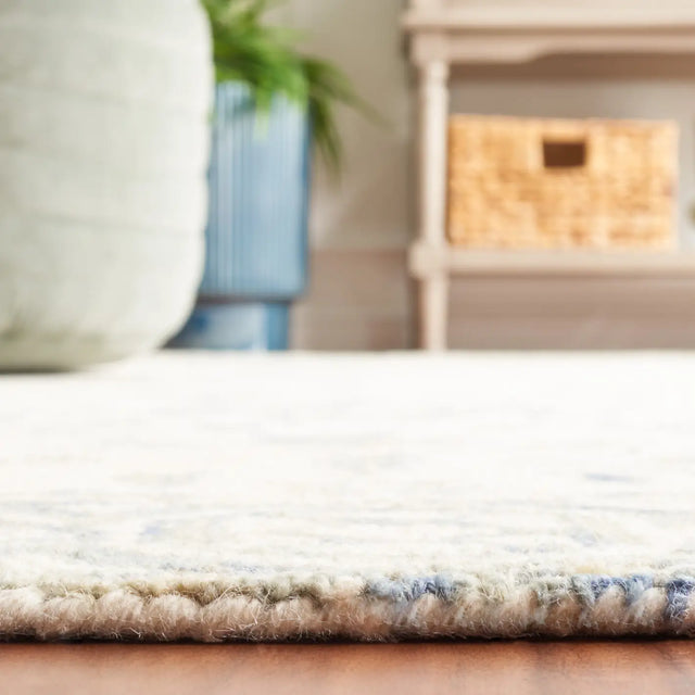 Safavieh Dip Dye 4'-0" x 6'-0" Rug in Light Blue / Ivory