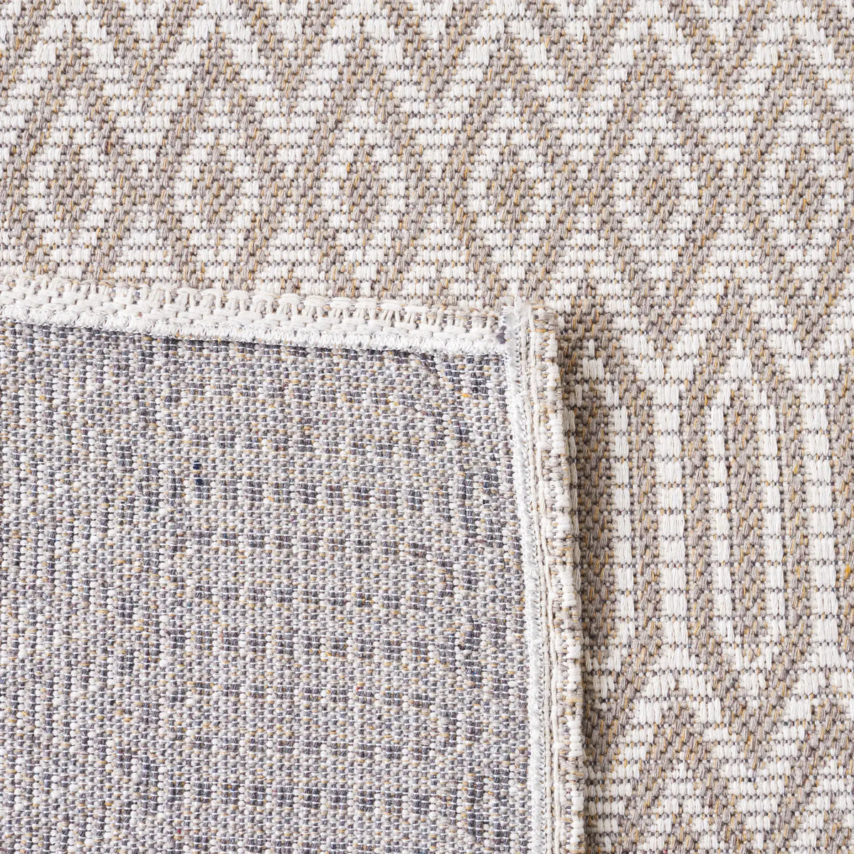 Safavieh Martha Stewart 5'-0" x 7'-0" Rug in Taupe / Cream