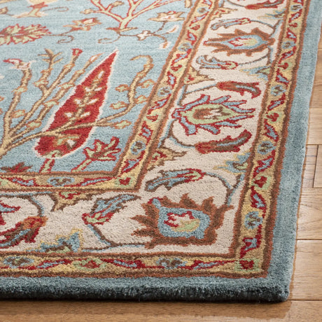Safavieh Heritage 4'-0" x 6'-0" Rug in Blue / Ivory
