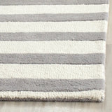 Safavieh Cambridge 4'-0" x 6'-0" Rug in Grey / Ivory