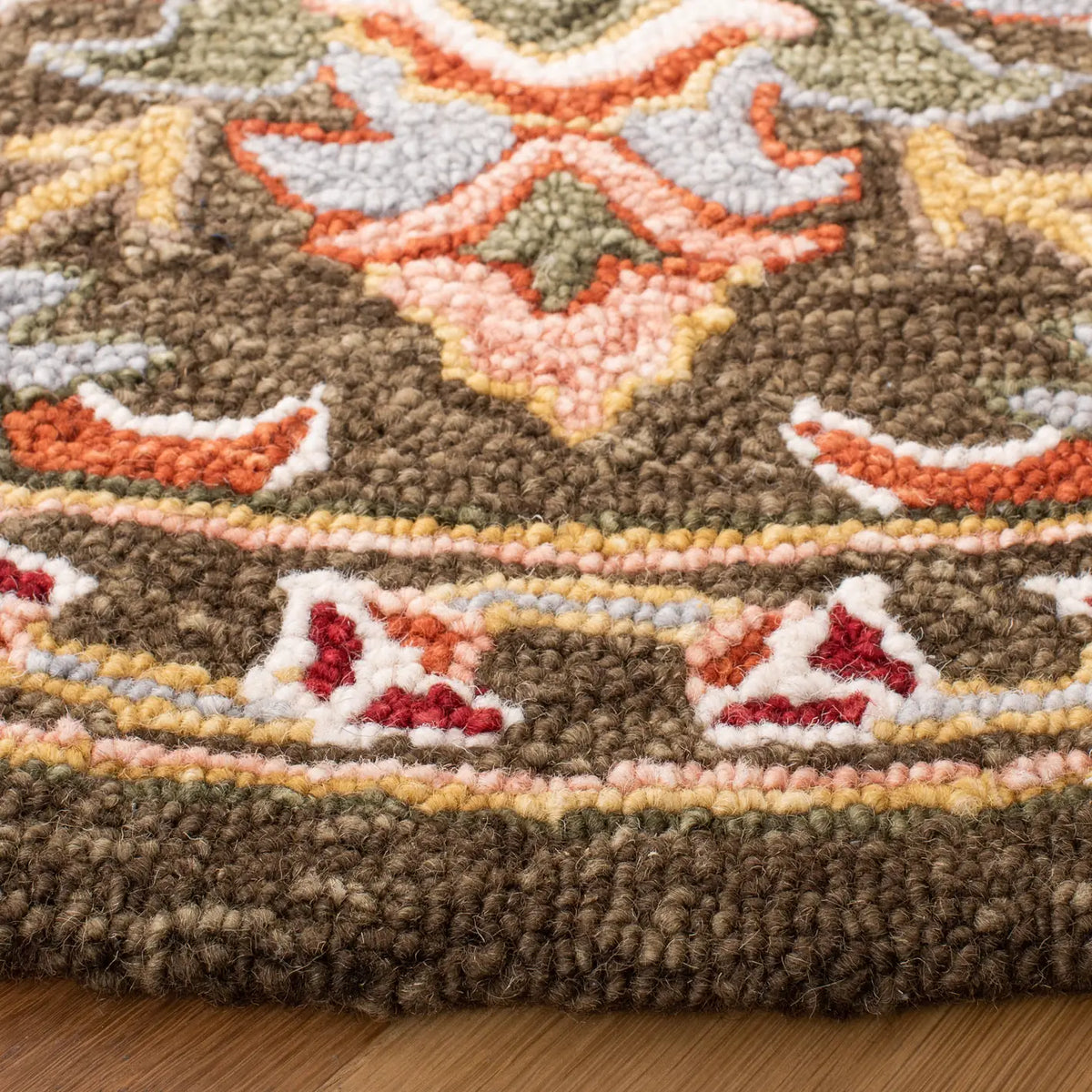 Safavieh Heritage 6'-0" x 6'-0" Rug in Brown / Green