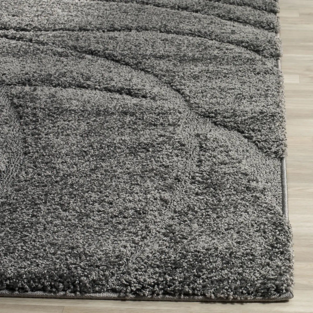 Safavieh Florida Shag 5'-3" x 7'-6" Rug in Grey / Grey