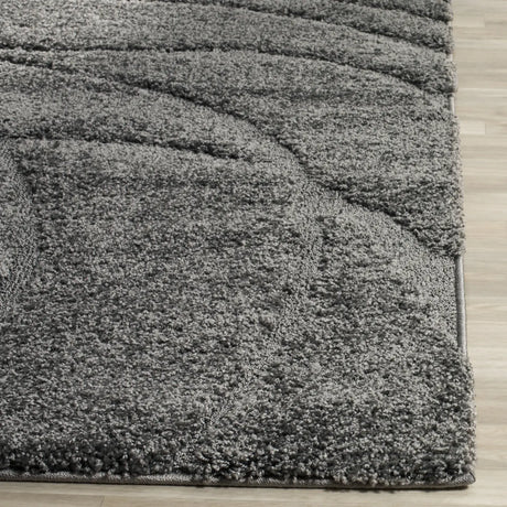 Safavieh Florida Shag 5'-3" x 7'-6" Rug in Grey / Grey