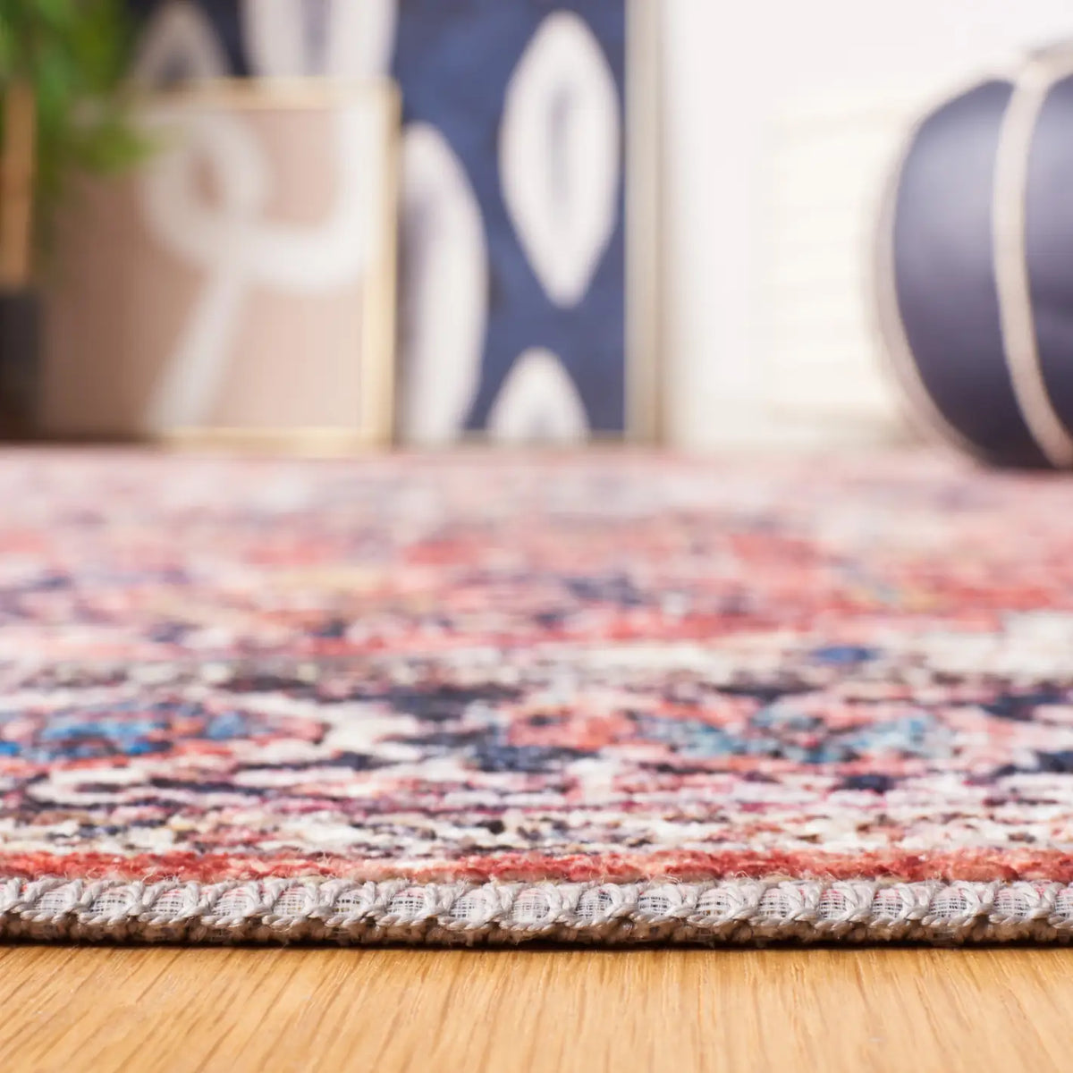 Safavieh Serapi 4'-0" x 6'-0" Rug in Rust / Navy