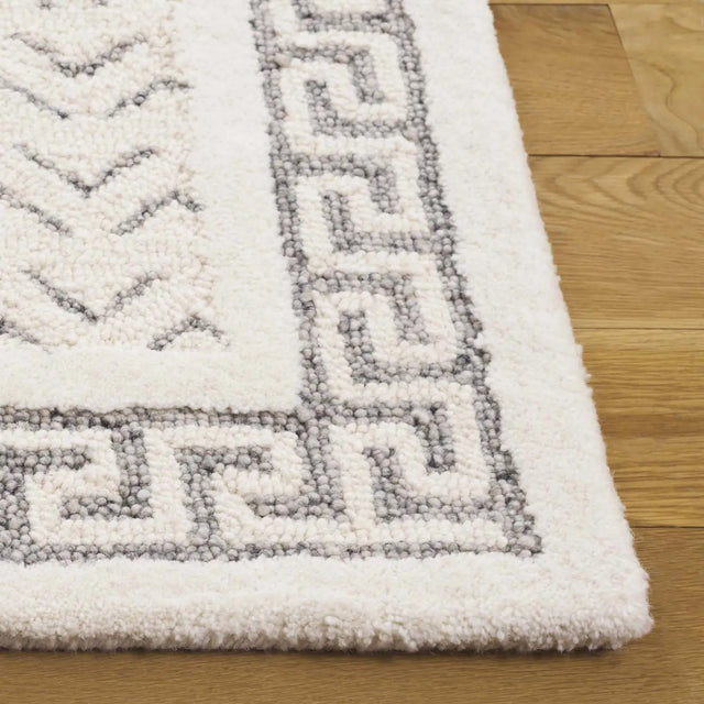 Safavieh Mykonos 4'-0" x 6'-0" Rug in Ivory / Grey