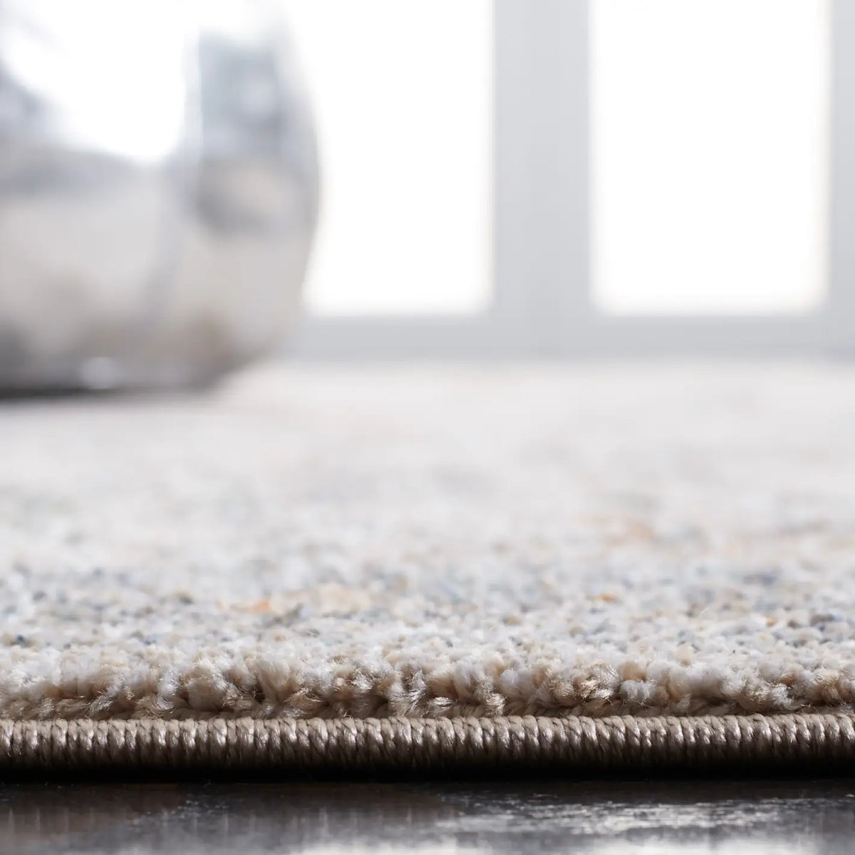 Safavieh Jasmine 4'-5" x 6'-5" Rug in Grey / Blue