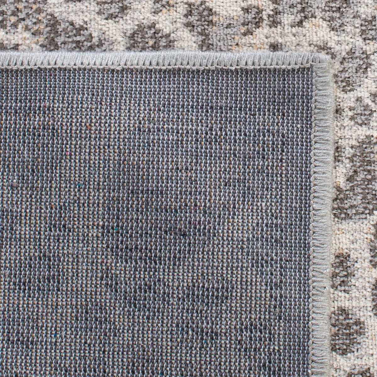 Safavieh Atlas 4'-0" x 6'-0" Rug in Ivory / Grey