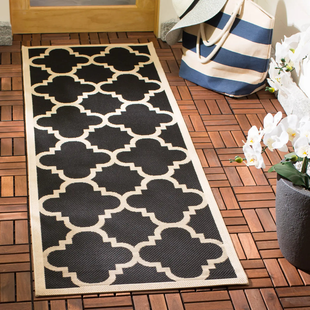 Safavieh Courtyard 2'-3" x 10'-0" Rug in Black / Beige
