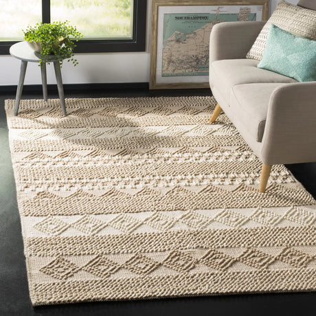 Safavieh Natura 4'-0" x 6'-0" Rug in Beige / Ivory