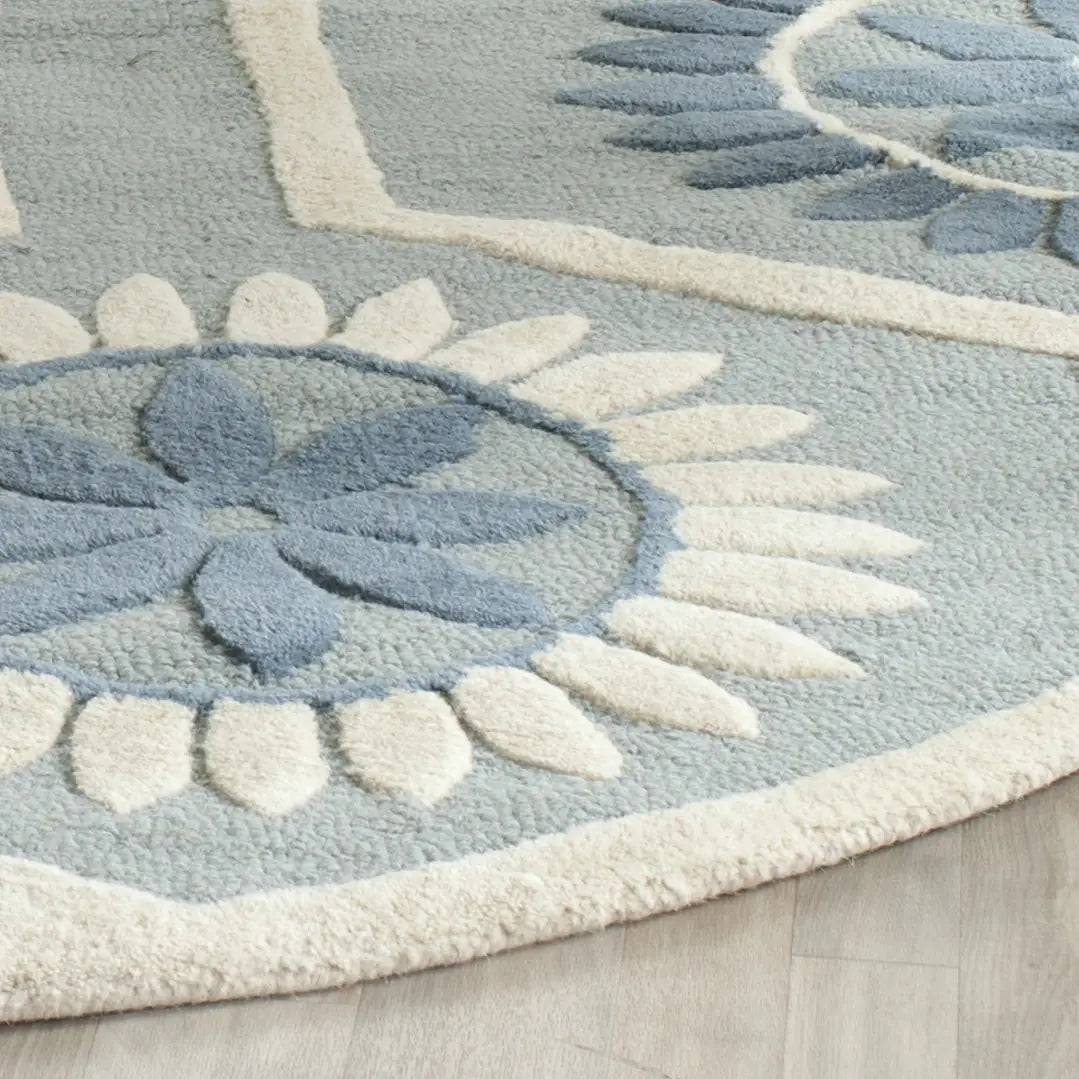 Safavieh Cambridge 6'-0" x 6'-0" Rug in Blue / Ivory