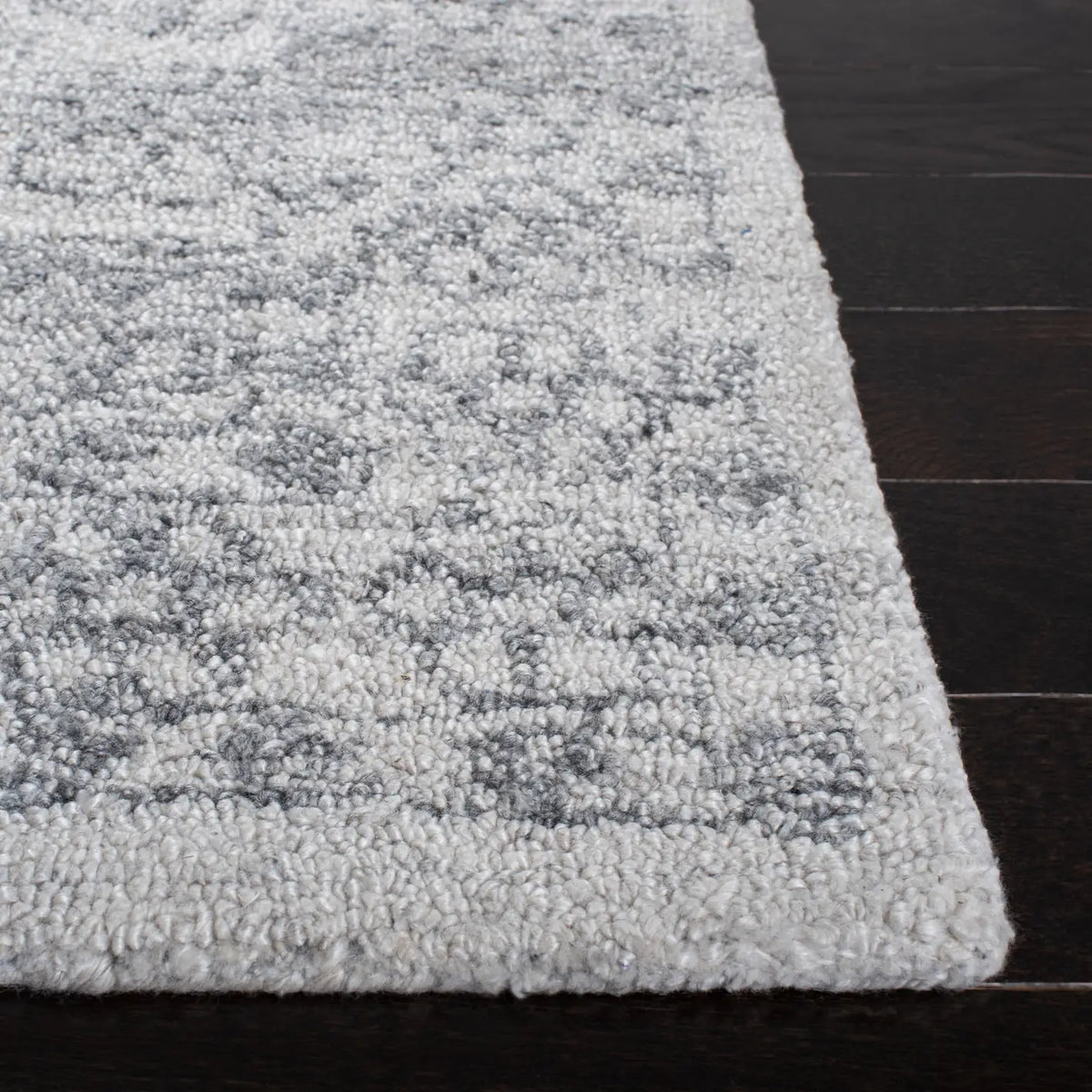 Safavieh Marquee 4'-0" x 6'-0" Rug in Ivory / Grey