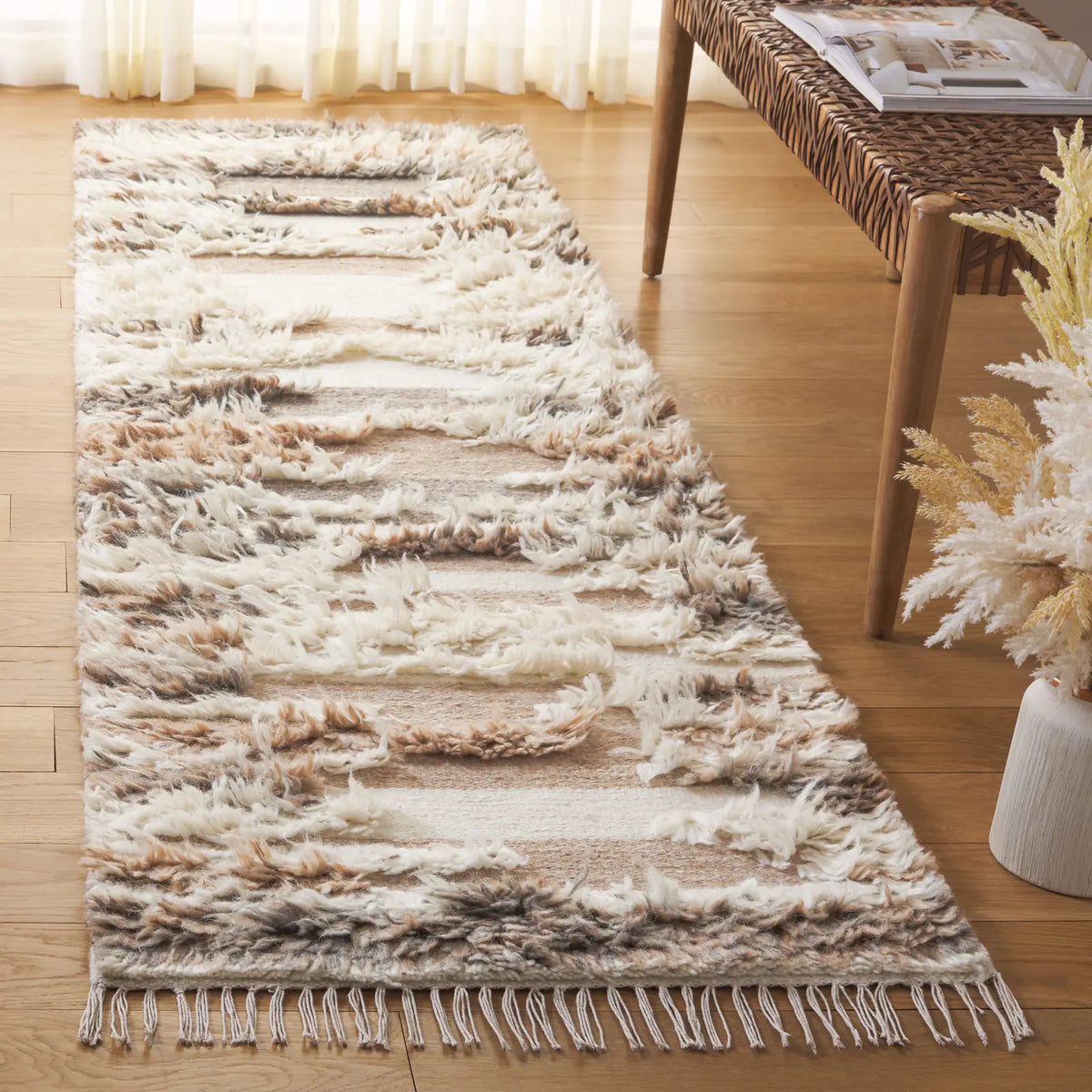 Safavieh Kenya 2'-3" x 8'-0" Rug in Ivory / Brown