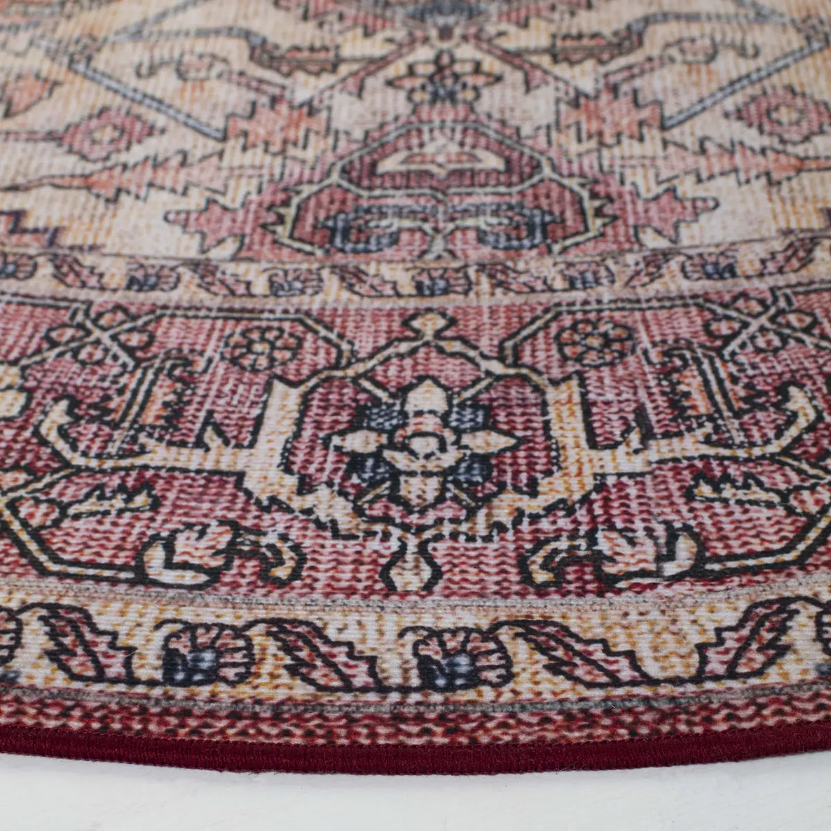 Safavieh Tucson 6'-0" x 6'-0" Rug in Beige / Pink