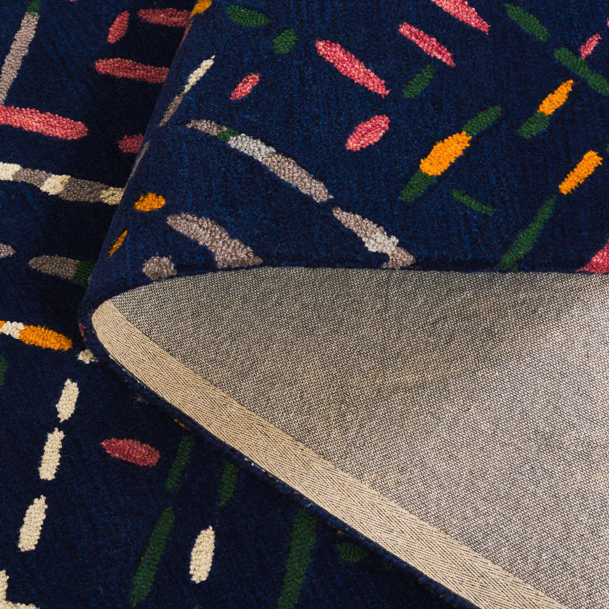 Safavieh Metro 4'-0" x 6'-0" Rug in Navy / Pink