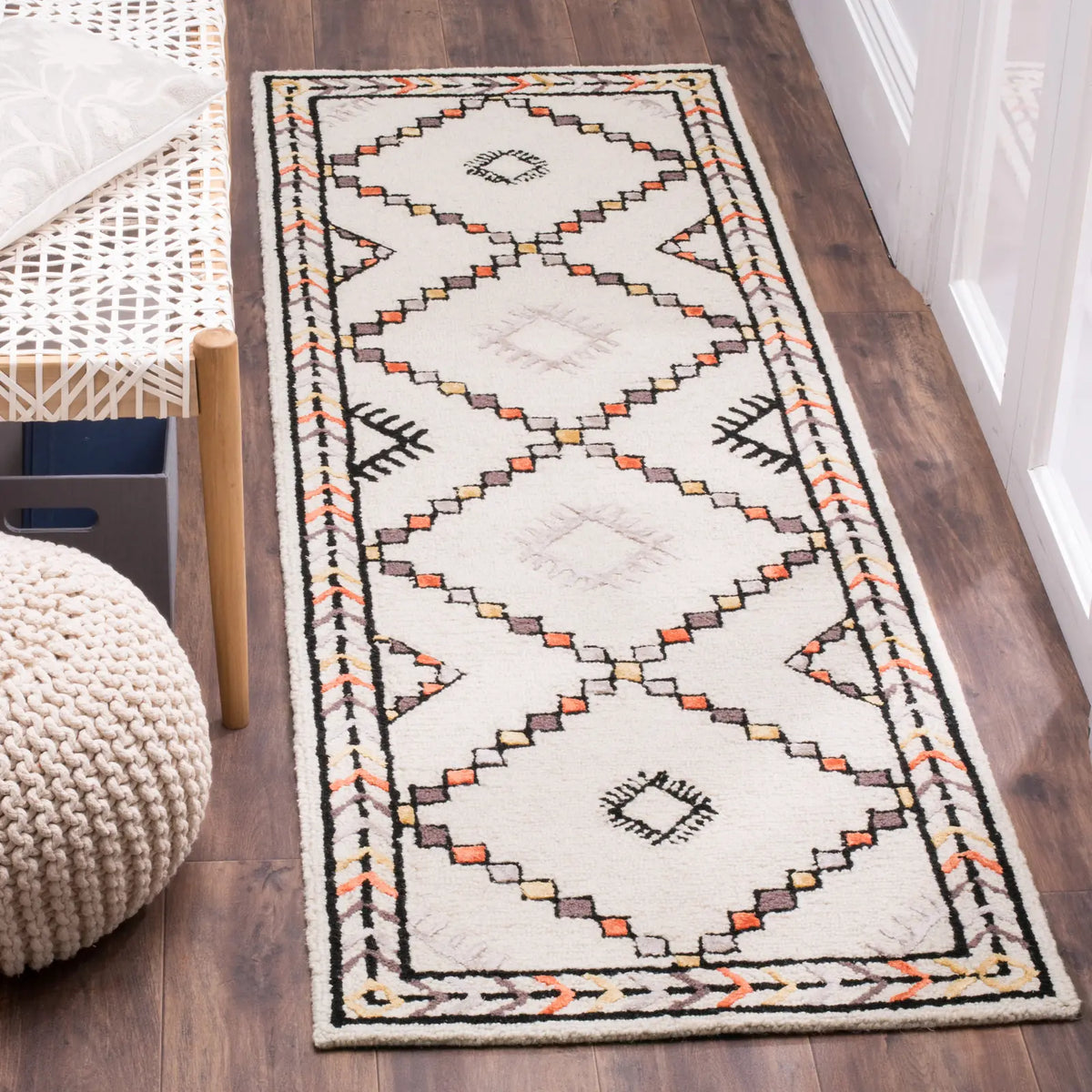 Safavieh Bellagio 2'-3" x 7'-0" Rug in Ivory / Multi