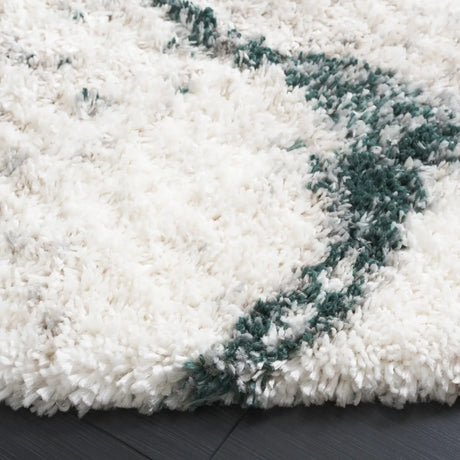 Safavieh Fontana Shag  800 6'-7" x 6'-7" Rug in Ivory / Green