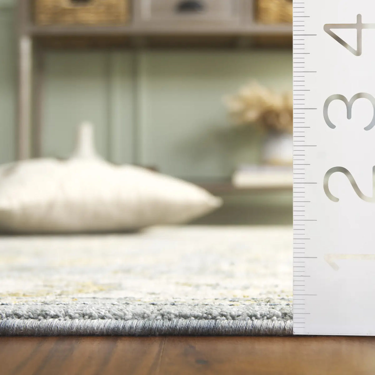 Safavieh Hamilton 4'-0" x 6'-0" Rug in Blue / Gold