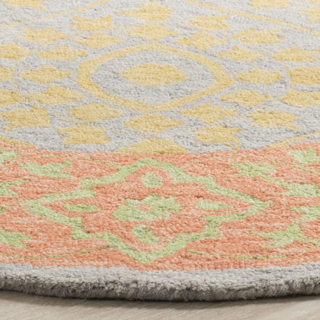 Safavieh Suzani 5'-0" x 5'-0" Rug in Orange / Silver