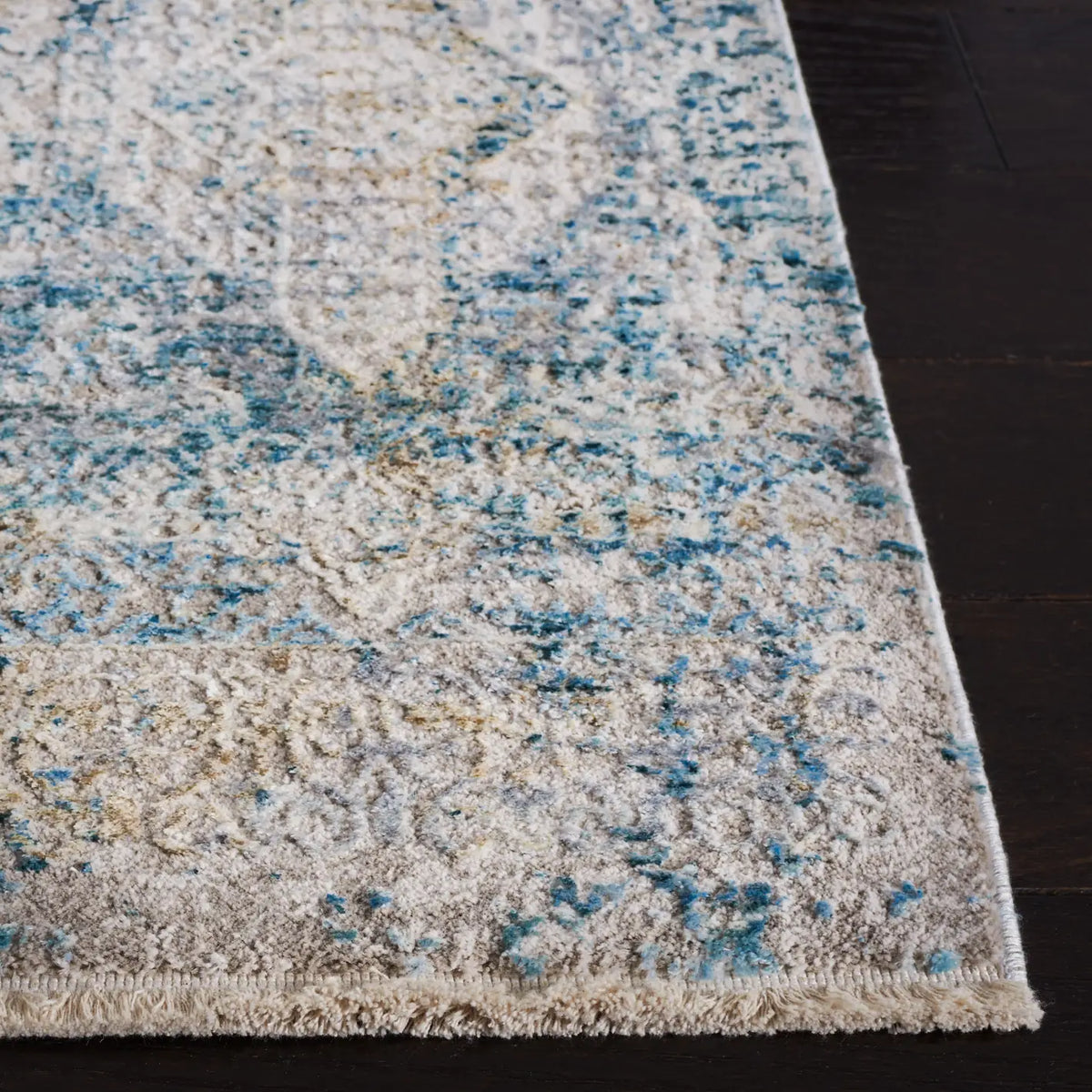Safavieh Dream 4'-0" x 6'-0" Rug in Grey / Blue