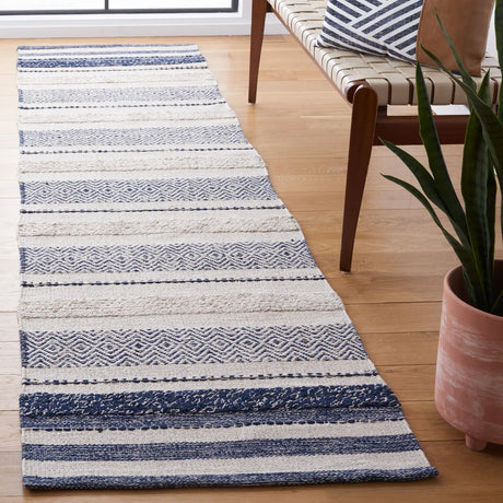 Safavieh Striped Kilim 2'-3" x 7'-0" Rug in Ivory / Navy