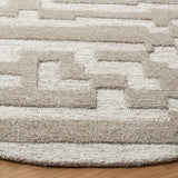 Safavieh Cambridge 6'-0" x 6'-0" Rug in Beige / Grey
