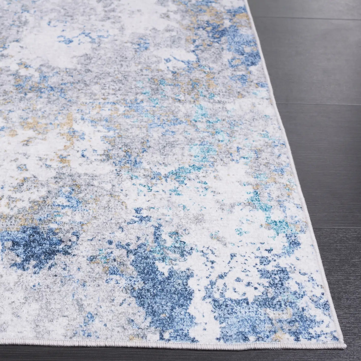 Safavieh Santa Monica 4'-0" x 6'-0" Rug in Ivory / Blue
