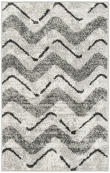 Safavieh Adirondack 2'-6" x 4'-0" Rug in Silver / Charcoal