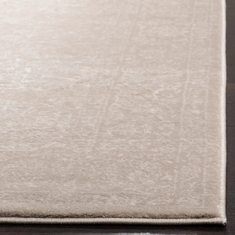 Safavieh Carnegie 5'-1" x 7'-6" Rug in Light Beige / Cream