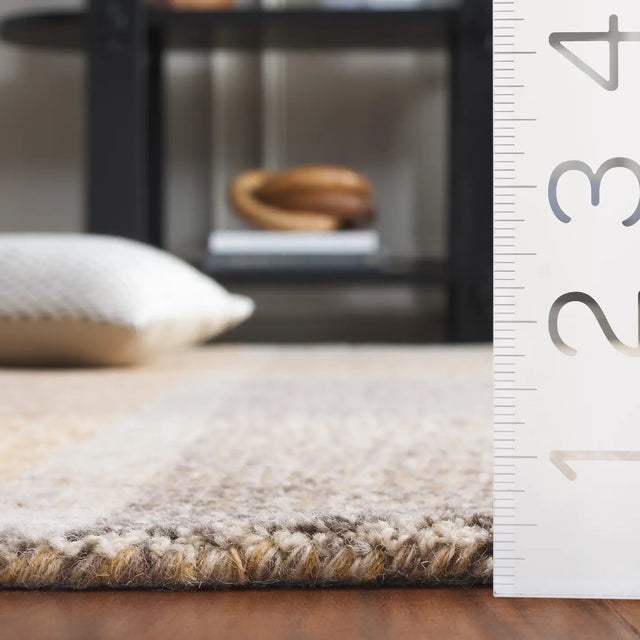 Safavieh Metro 4'-0" x 6'-0" Rug in Light Brown / Blue