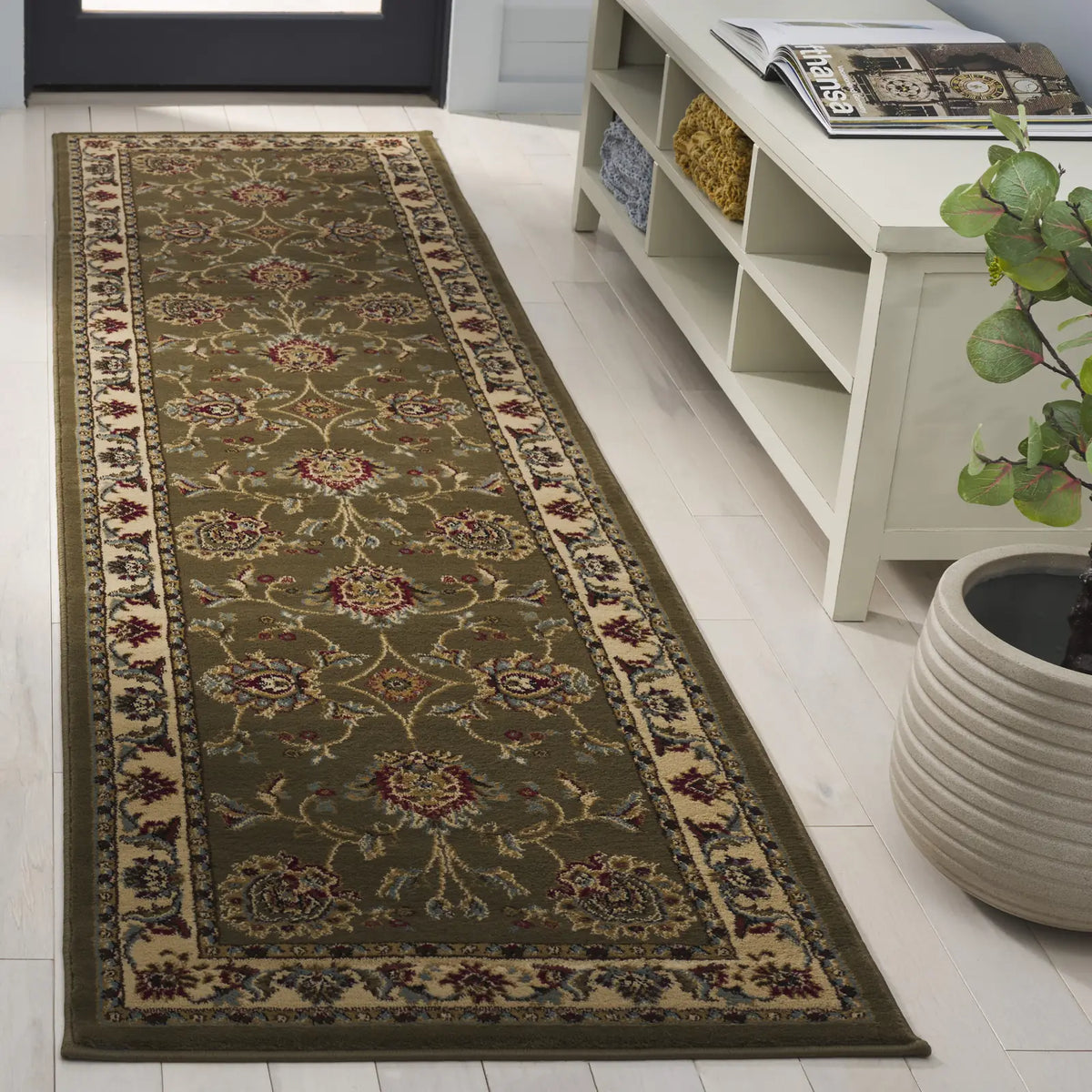 Safavieh Lyndhurst 2'-3" x 12'-0" Rug in Green / Ivory