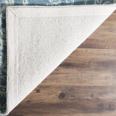 Safavieh Martha Stewart 5'-0" x 8'-0" Rug in Blue / Ivory