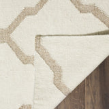 Safavieh Dhurries 4'-0" x 6'-0" Rug in Ivory / Camel