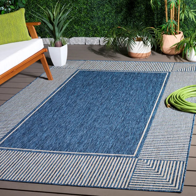 Safavieh Beach House 5'-3" x 7'-6" Rug in Blue / Beige