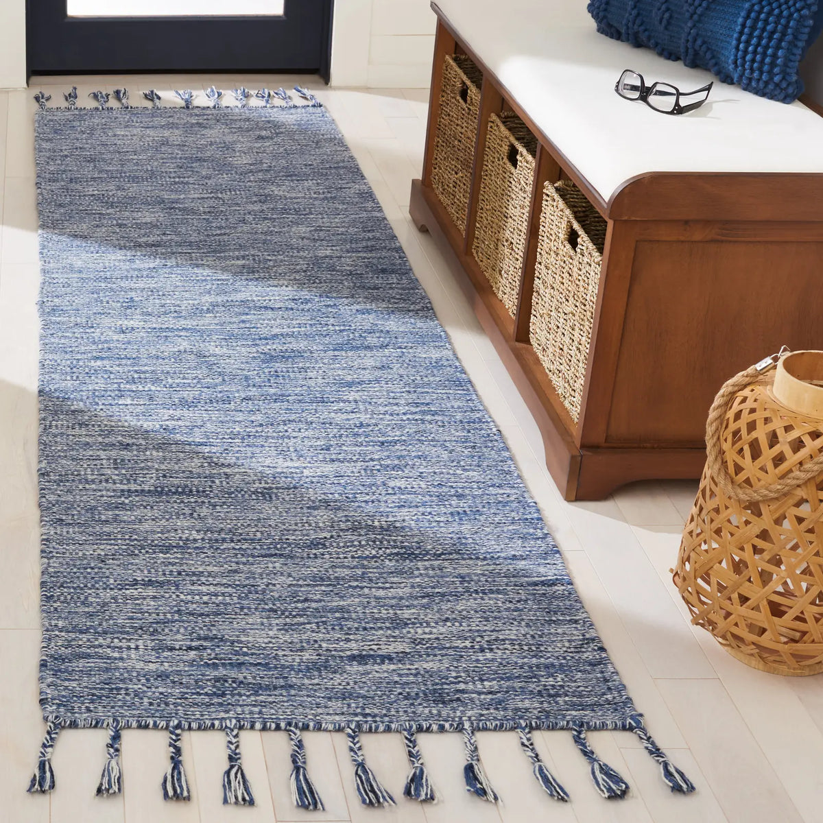 Safavieh Dhurries 2'-3" x 8'-0" Rug in Navy / Beige