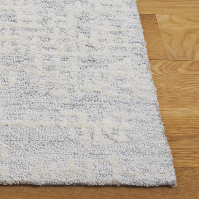 Safavieh Ebony 4'-0" x 6'-0" Rug in Silver / Ivory