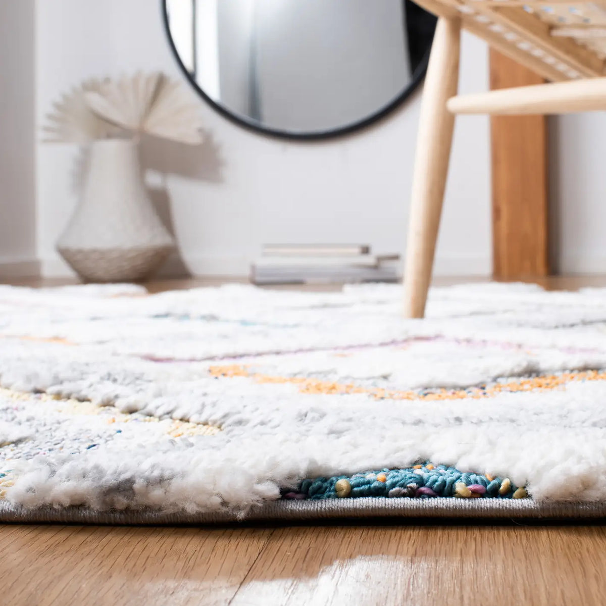 Safavieh Moroccan Fringe Shag 4'-0" x 6'-0" Rug in Grey / Ivory