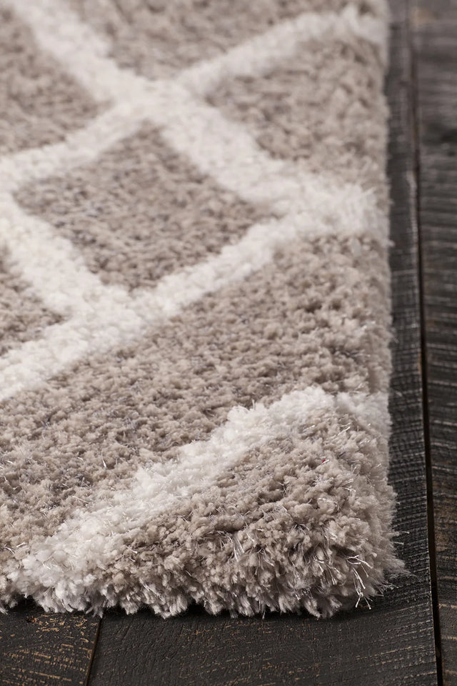 Chandra Aerona AER-40003 Tan and White rug, corner detail