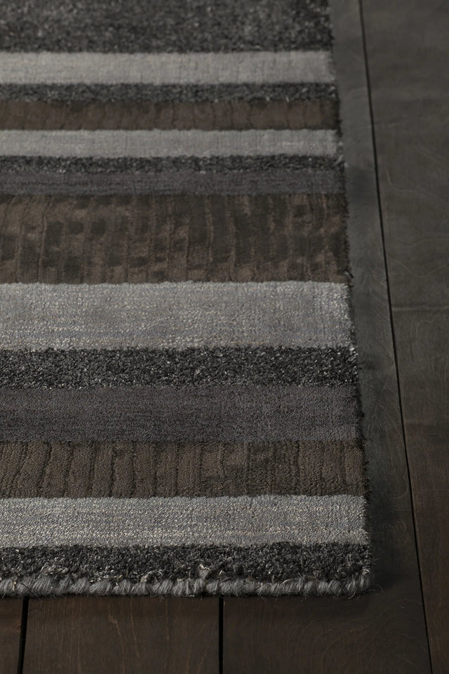 Chandra Amigo AMI-30501 Brown rug, corner detail