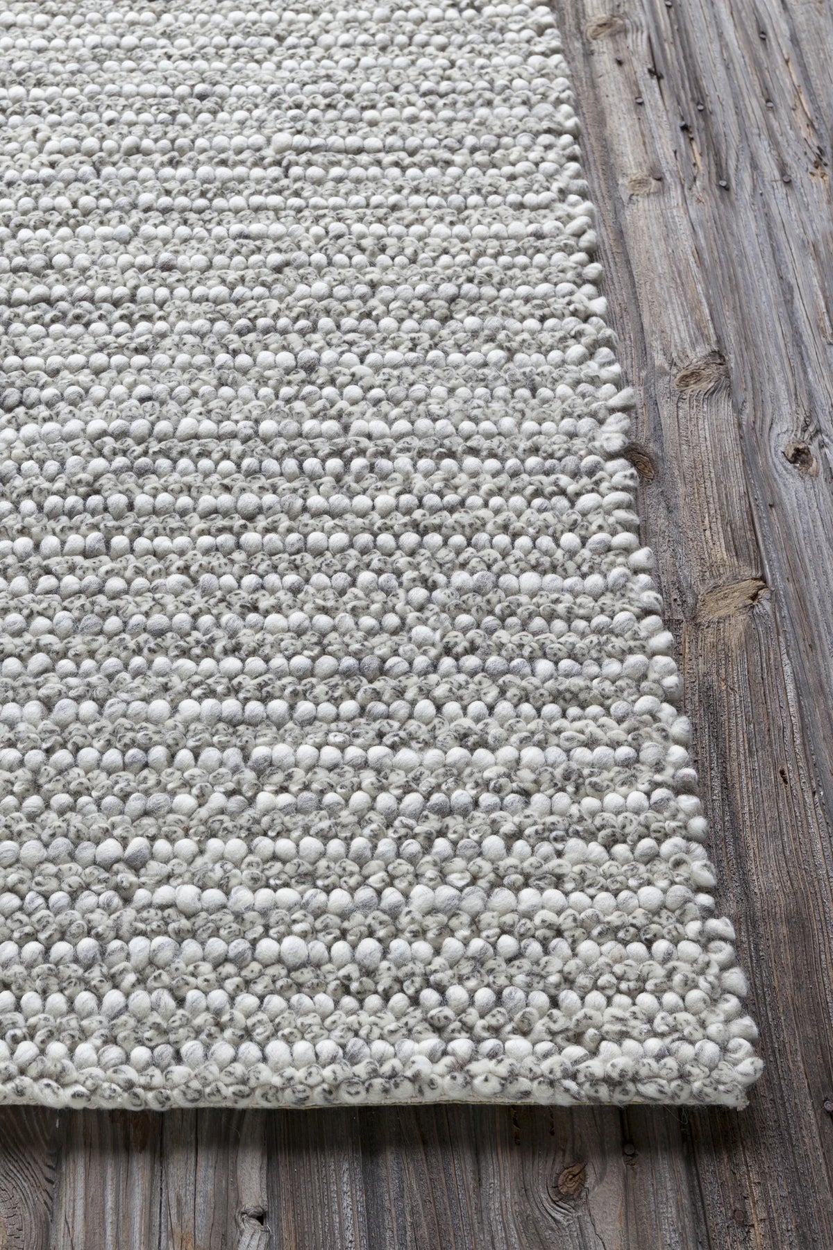 Chandra Anni ANN-11401 Ivory and Brown rug, corner detail