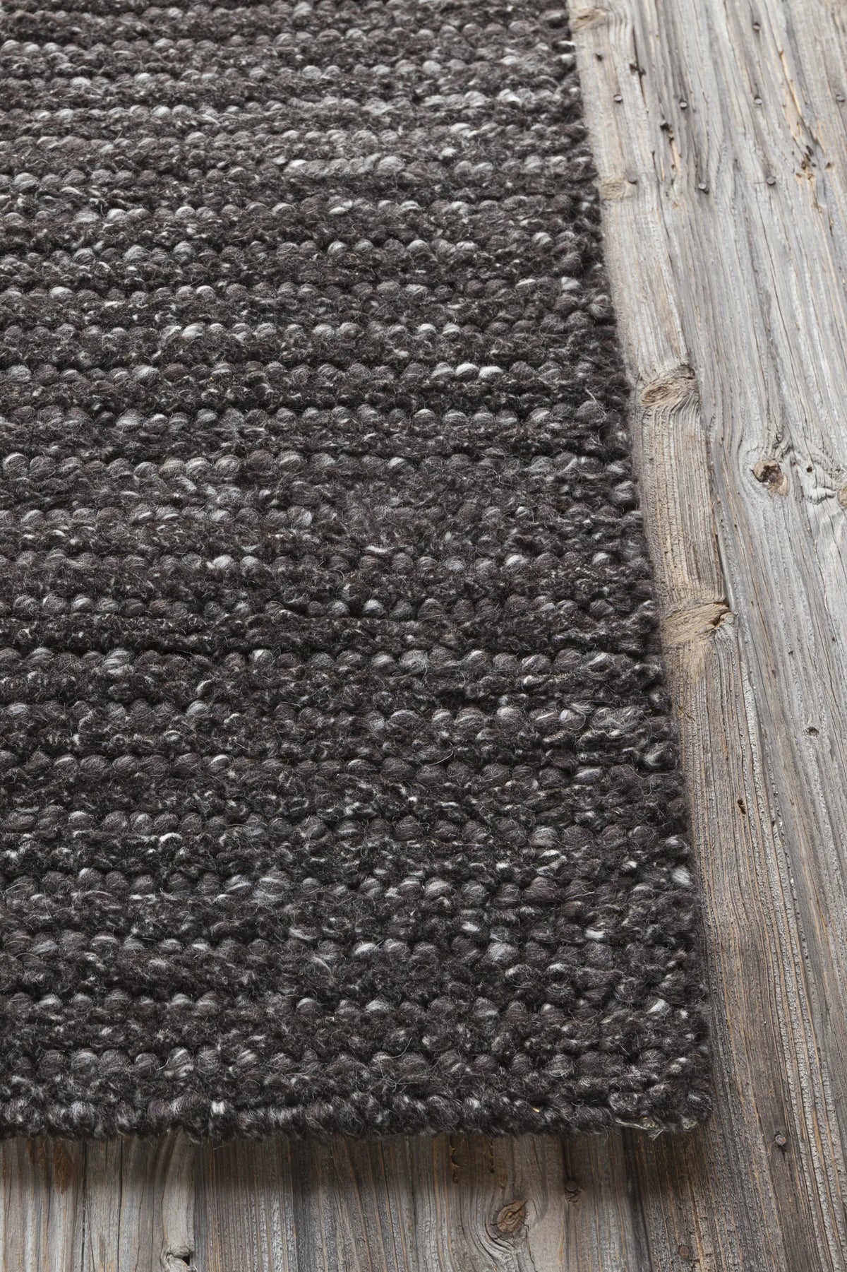 Chandra Anni ANN-11404 Brown and Ivory rug, corner detail