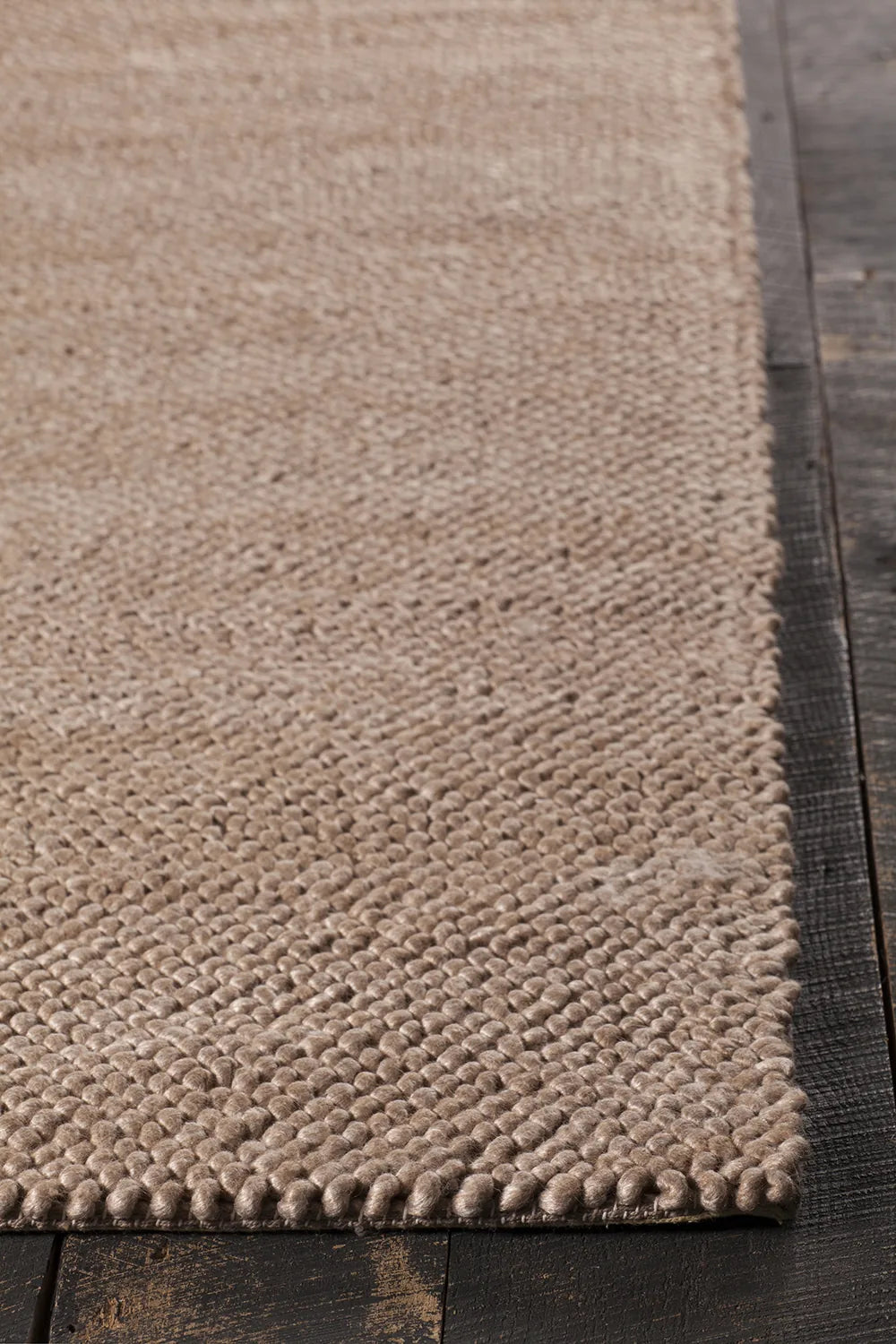 Chandra Burton BUR-34902 Tan rug, corner detail