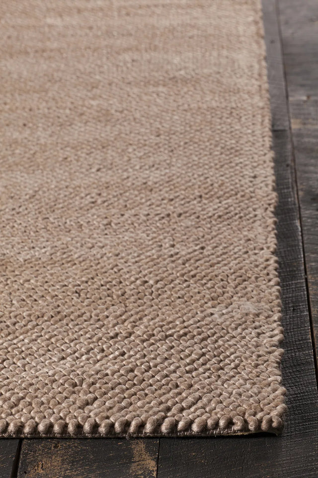 Chandra Burton BUR-34902 Tan rug, corner detail