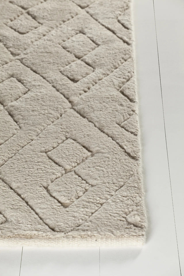 Chandra Catalina CAT-45102 Beige rug, corner detail
