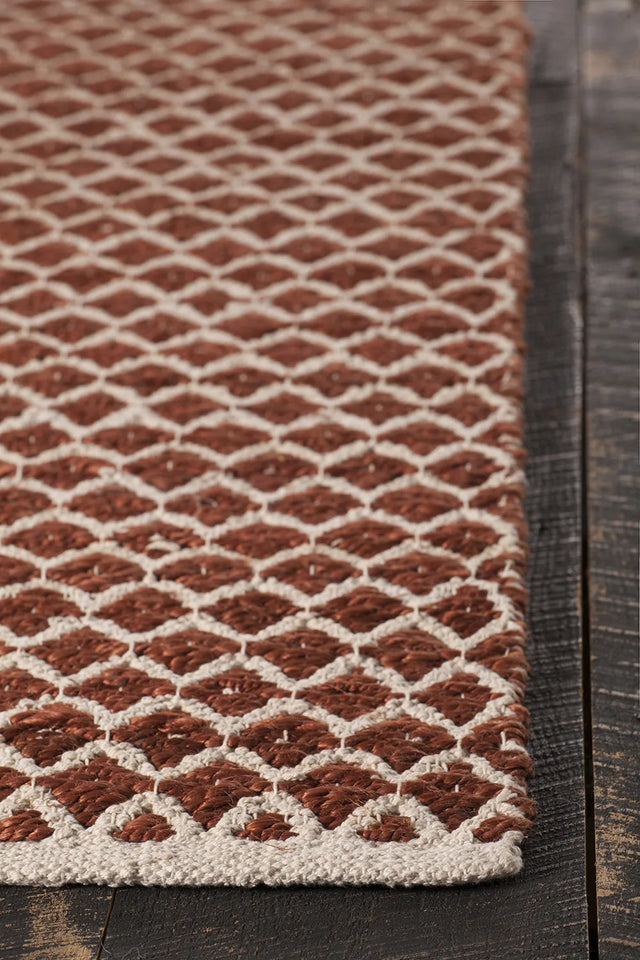 Chandra Costa COS-39101 Rust and White rug, corner detail